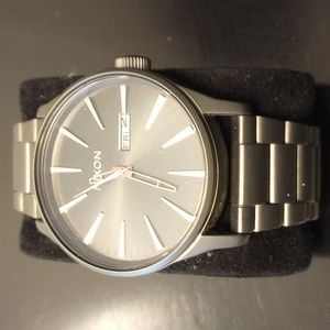 Nixon Sentry watch